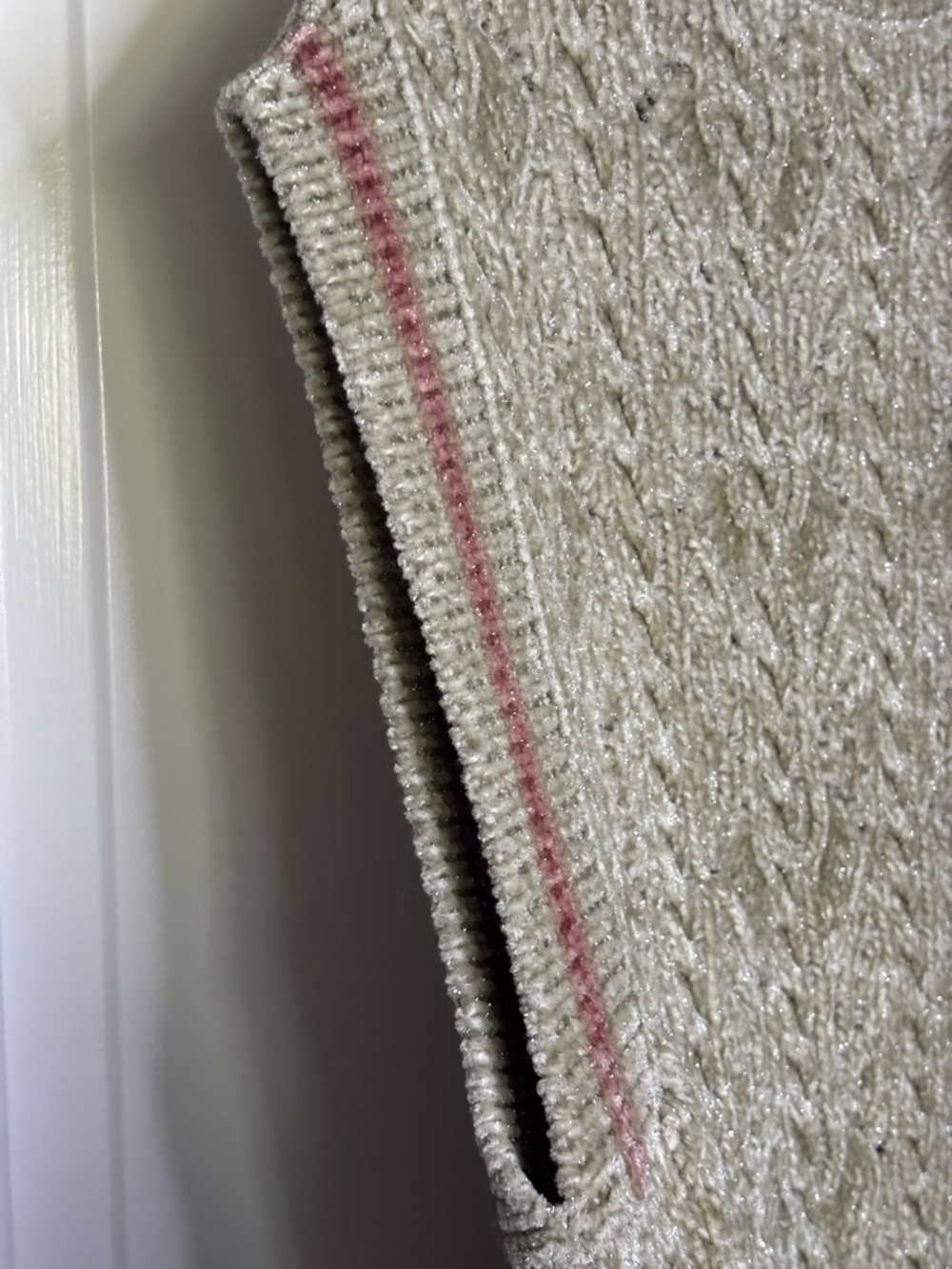 CHANEL 22FW Beige Cable Knit Vest with Pink Accent size French 40 - Picture 12 of 14